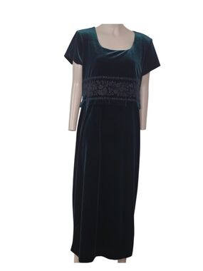 The brand Piccalino Petites is known for its vintage women's clothing, popular p